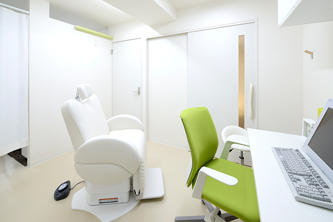 ヒアルロン酸注射（ニューラミス）3cc（ほうれい線など6部位から選択