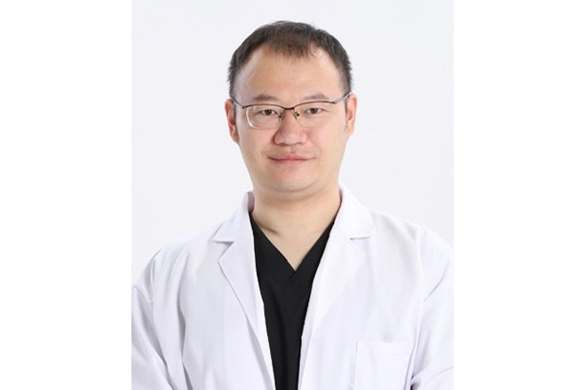 院長　呉琪（うち）