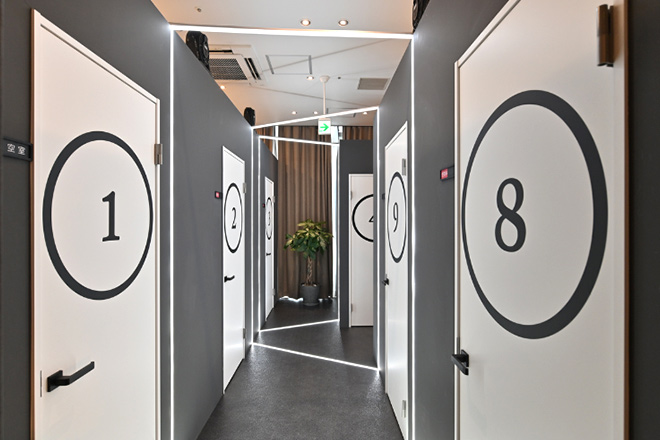 ヒアルロン酸注射（韓国製）1cc（顔の気になる部位から選択）の施術