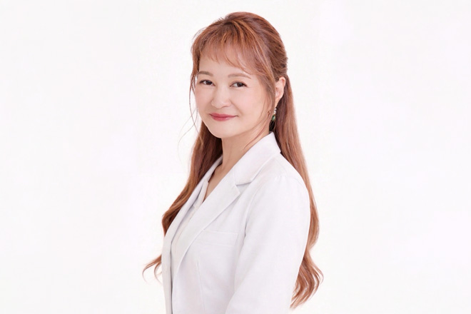 総院長（技術指導）　百枝 加奈子